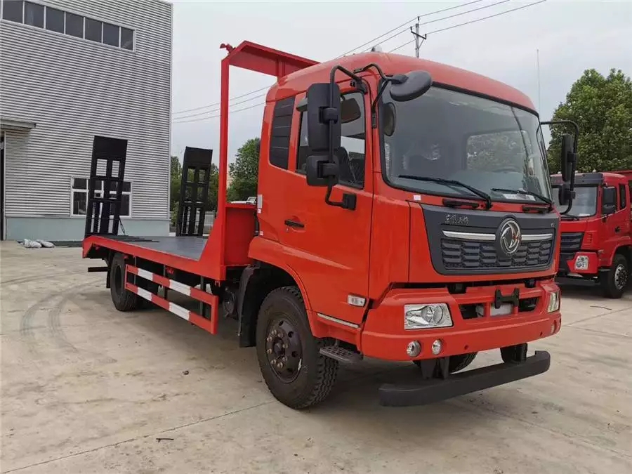 Dongfeng Tianjin 6.2-meter-long flatbed transport vehicle