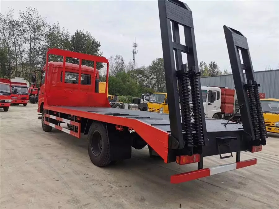 Dongfeng Tianjin 6.2-meter-long flatbed transport vehicle