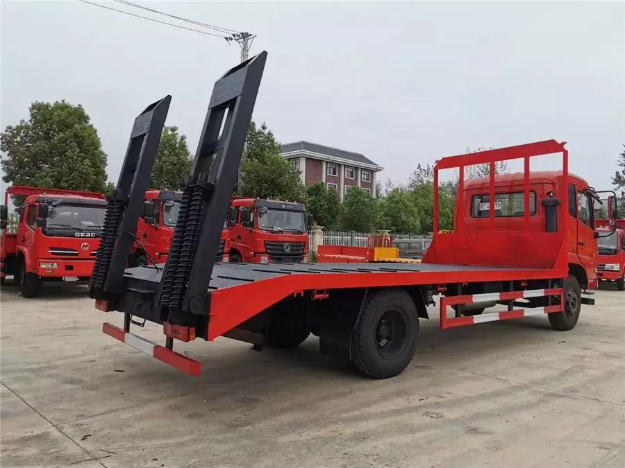Dongfeng Tianjin 6.2-meter-long flatbed transport vehicle