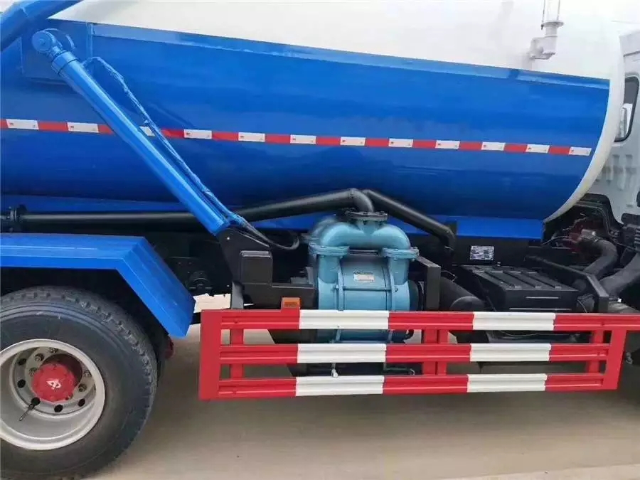 Dongfeng 10 Type A sewage suction vehicle