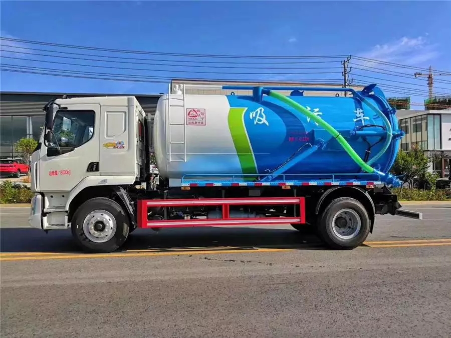 Dongfeng Li Auto 12-ton sewage suction truck