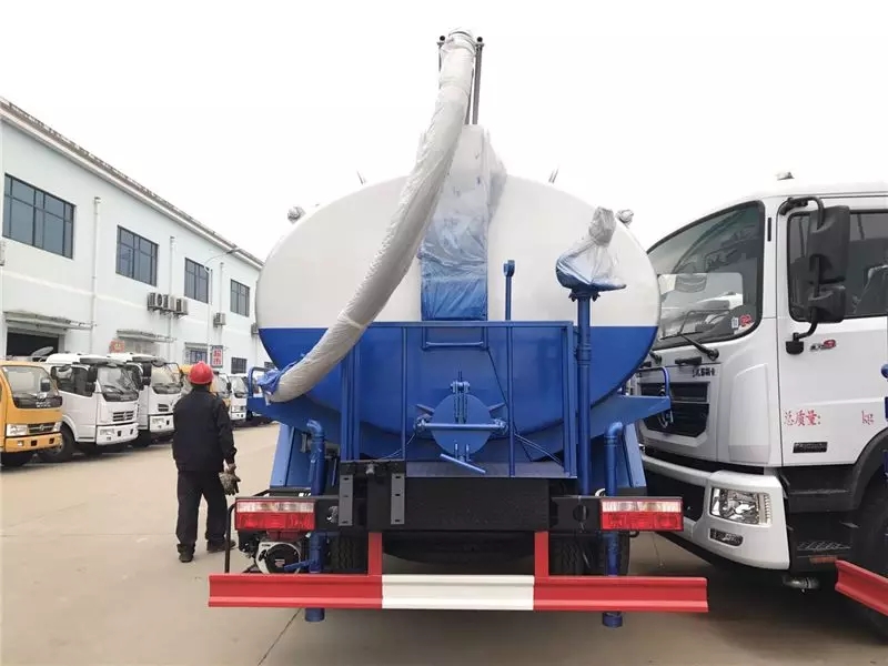 High-power 12-cubic-meter sewage suction truck