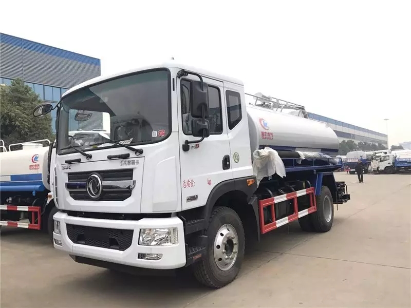 High-power 12-cubic-meter sewage suction truck