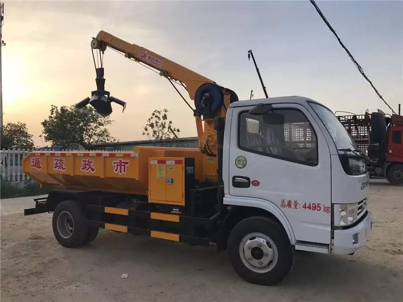 Dongfeng Dolica dredging vehicle and sludge transportation vehicle