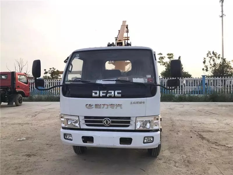 Dongfeng Dolica dredging vehicle and sludge transportation vehicle