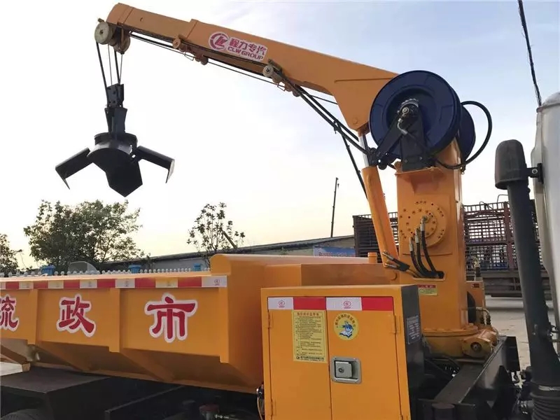 Dongfeng Dolica dredging vehicle and sludge transportation vehicle