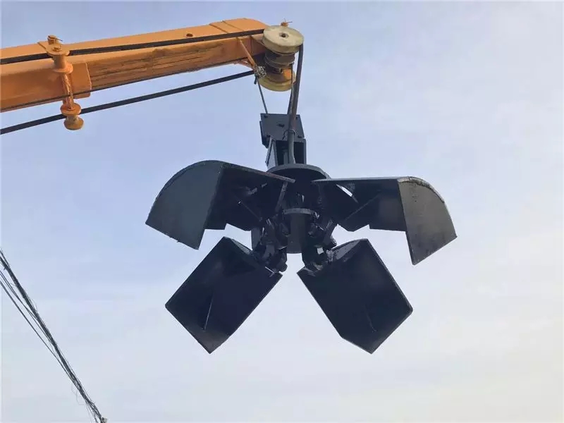 Dongfeng Dolica dredging vehicle and sludge transportation vehicle