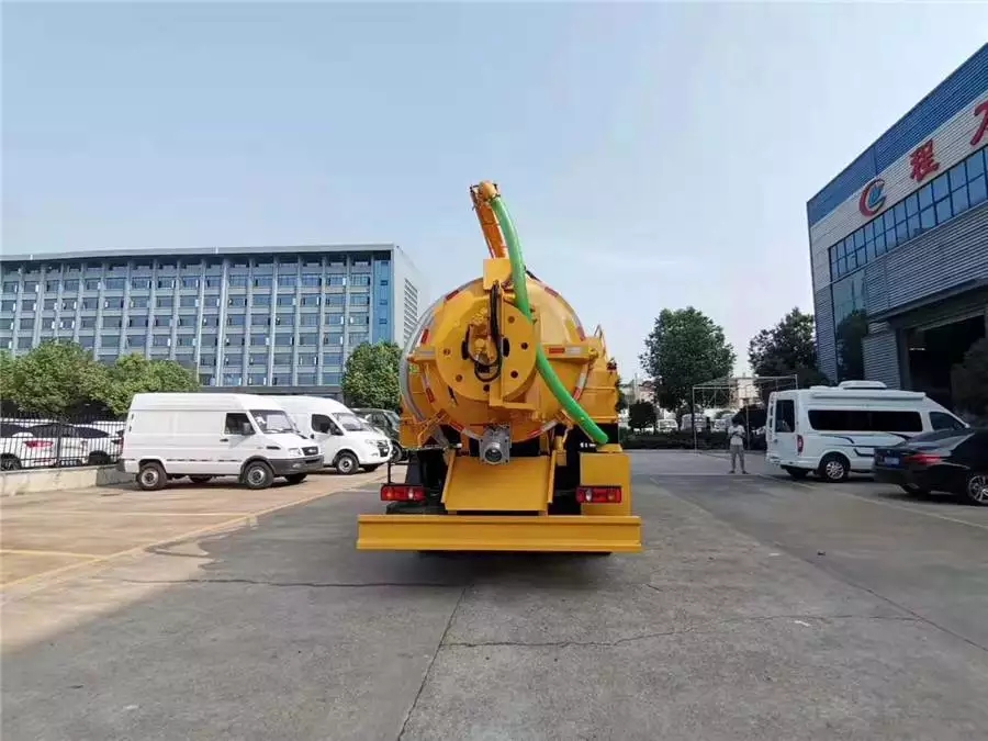 Dongfeng Tianjin 12-cubic-meter cleaning and sewage suction vehicle