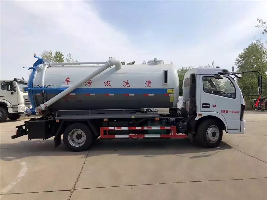 Dongfeng 8-ton integrated tank cleaning and sewage suction vehicle