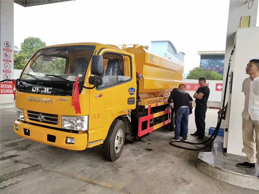 Five-party blue plate cleaning and sewage suction vehicle
