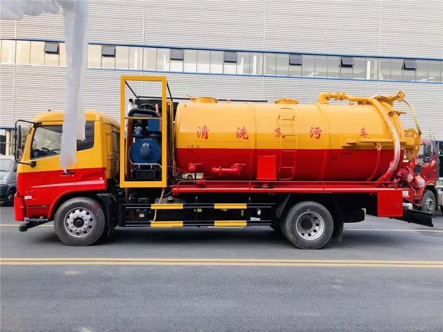 Dongfeng 14 Type Fazheng Jinyi 210-horsepower cleaning and sewage suction vehicle