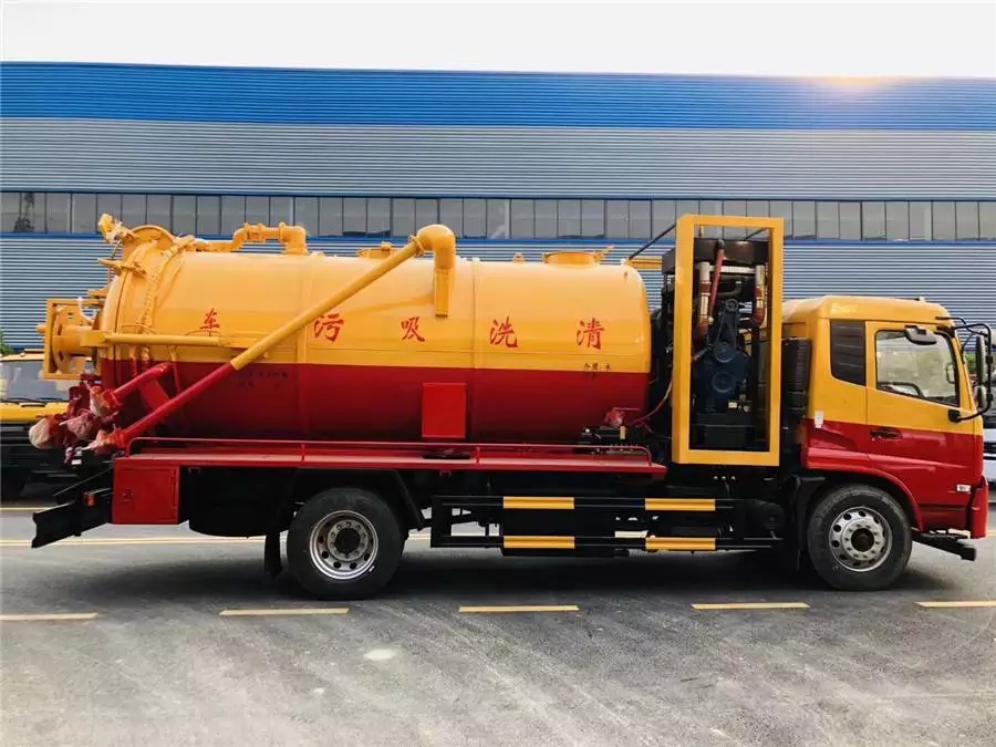 Dongfeng 14 Type Fazheng Jinyi 210-horsepower cleaning and sewage suction vehicle