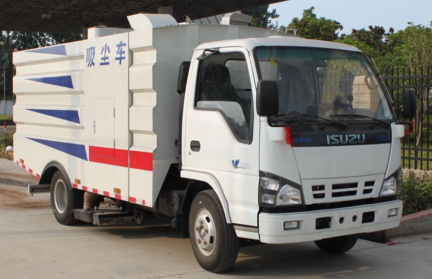 Isuzu small vacuum truck