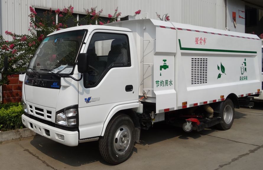 Isuzu small vacuum truck