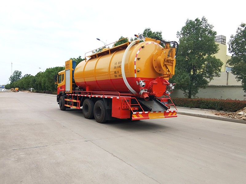 Dongfeng T5 Rear Eight-Wheeled Cleaning and Dust-Collecting Vehicle