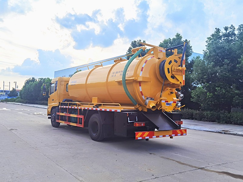 Tianjin does not have a vehicle for cleaning and suctioning hair.