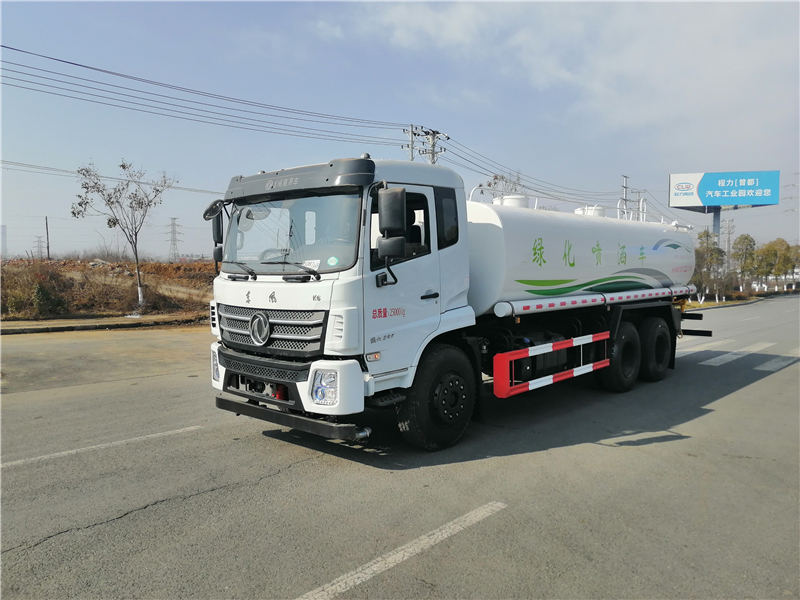 Dongfeng bottom-mounted D17 rear dual-axle 20-cubic-meter water sprinkler truck