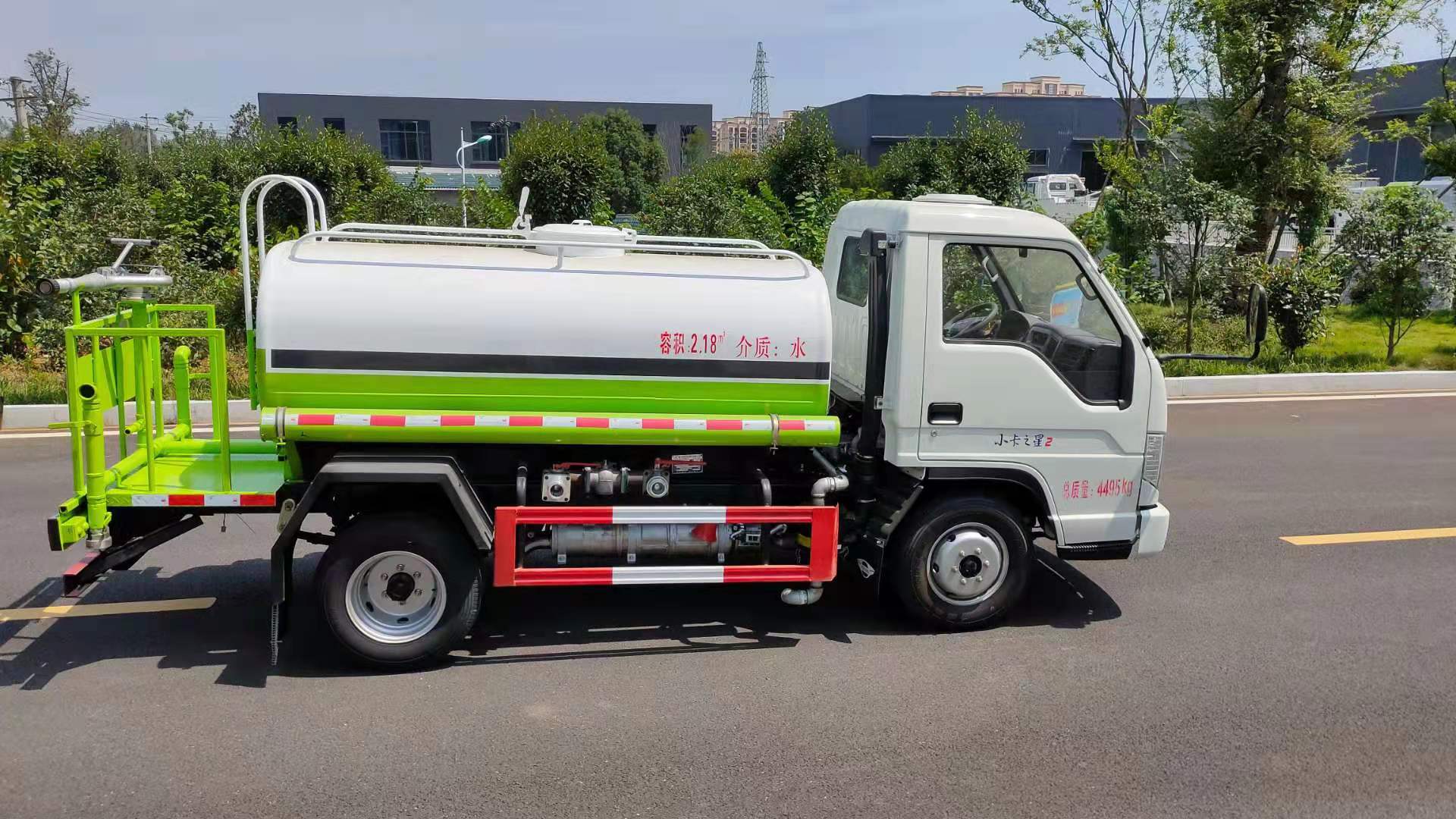 Futian 3-ton water tanker truck