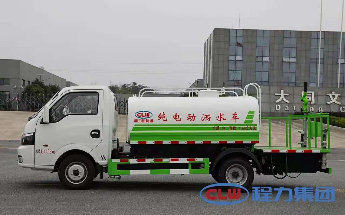 Dongfeng Huashen 3-wheel all-electric water tanker