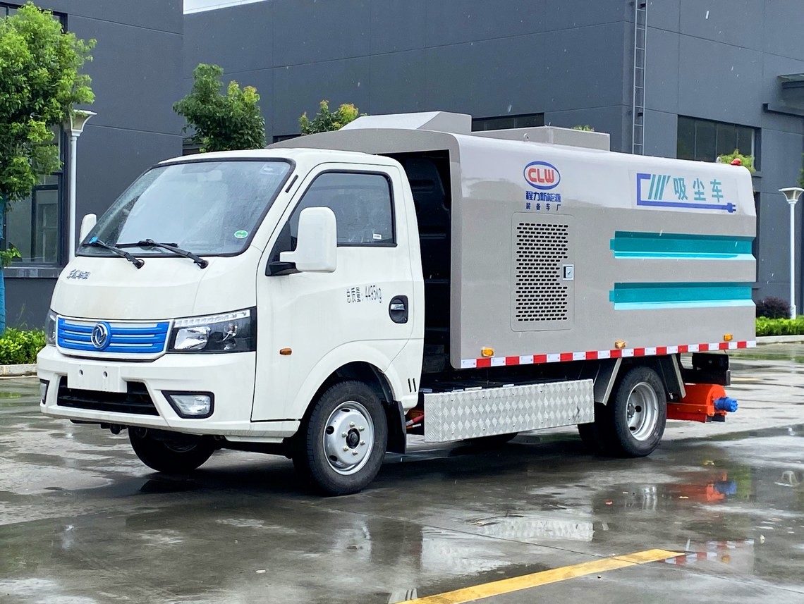 Dongfeng Huashen 3.5 cubic meter all-electric vacuum cleaning vehicle