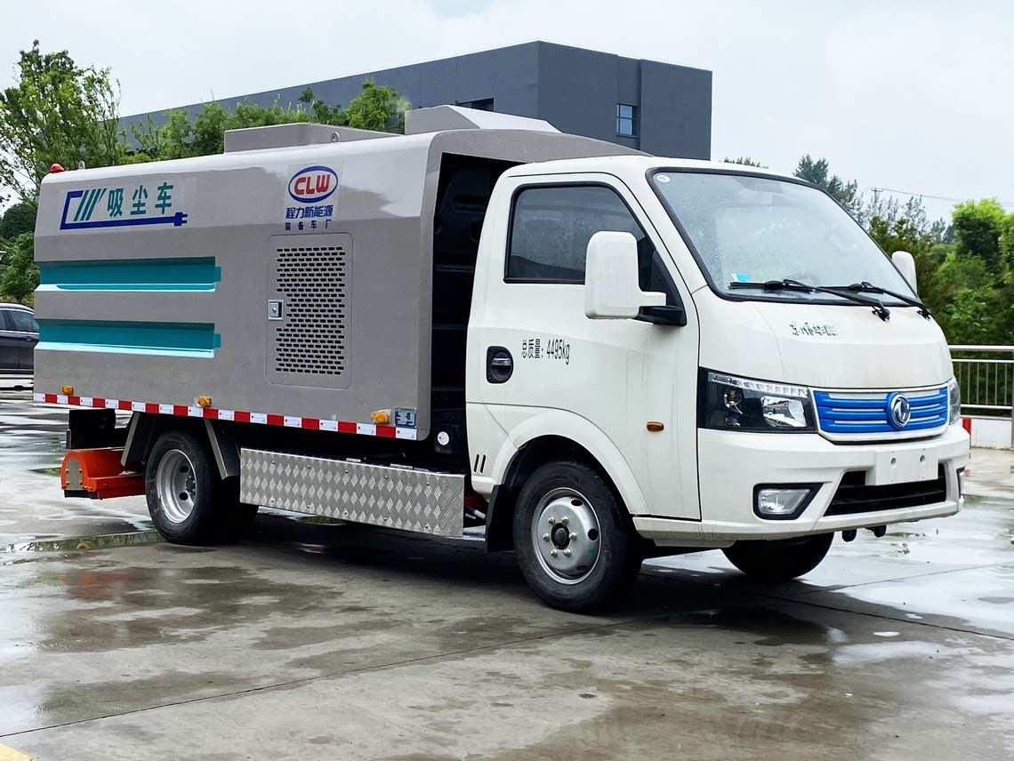 Dongfeng Huashen 3.5 cubic meter all-electric vacuum cleaning vehicle