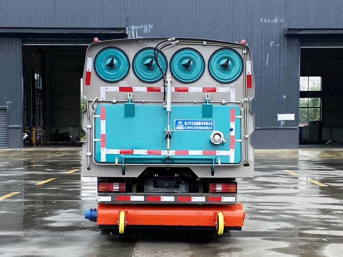 Dongfeng Huashen 3.5 cubic meter all-electric vacuum cleaning vehicle