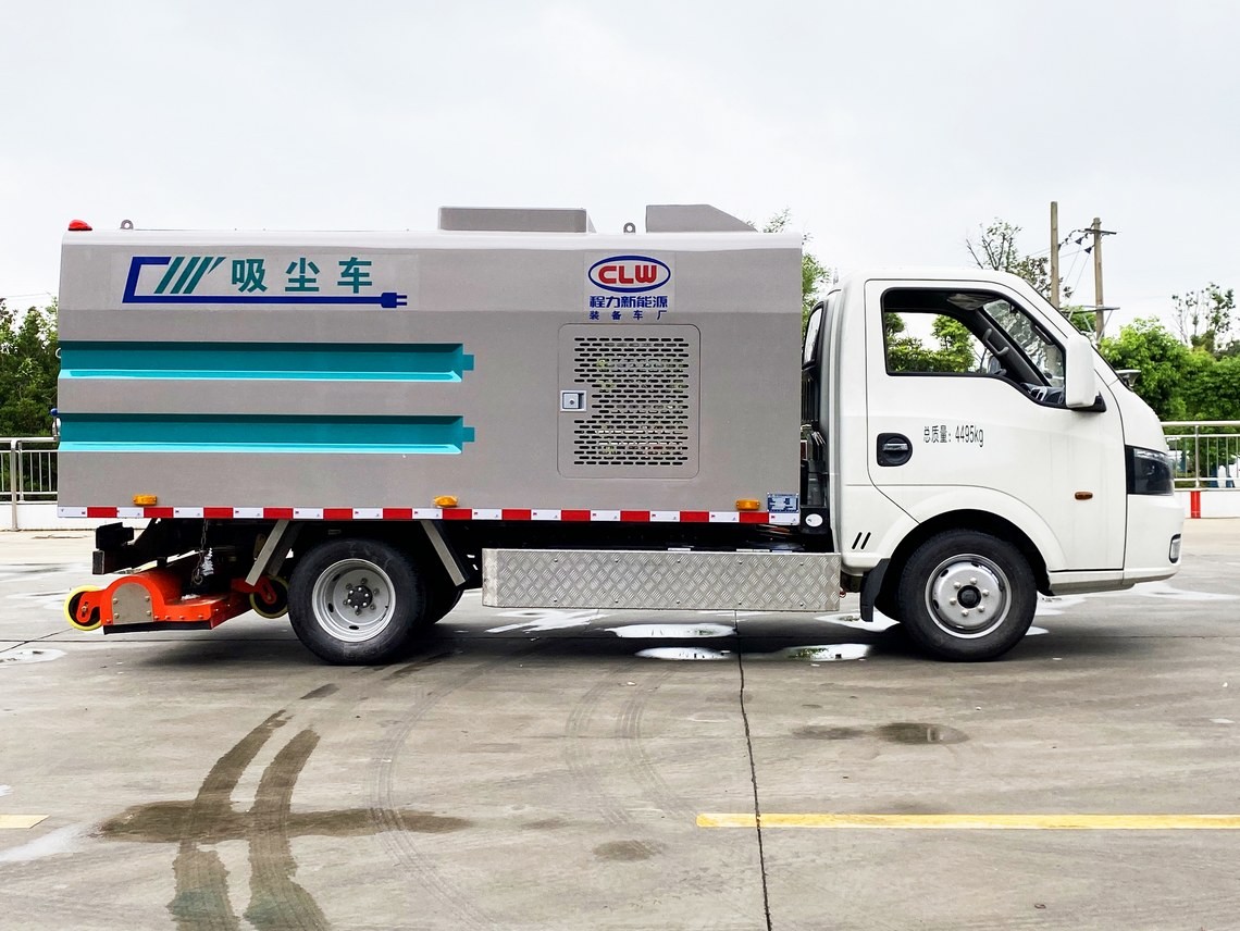 Dongfeng Huashen 3.5 cubic meter all-electric vacuum cleaning vehicle