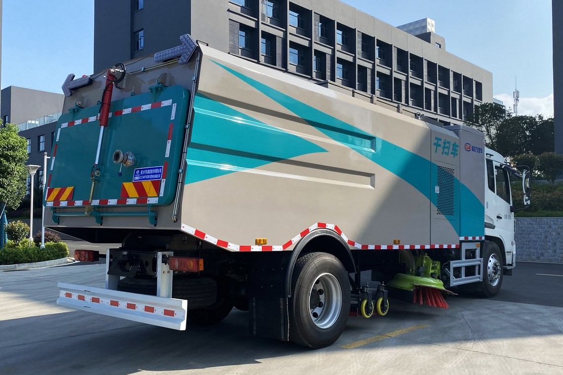 Dongfeng Tianjin Pure Electric Dry Sweeping and Vacuum Cleaning Vehicle