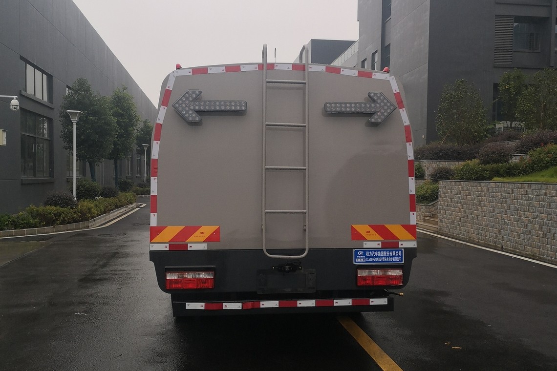 Dongfeng Kapte Electrically Powered Guardrail Cleaning Vehicle