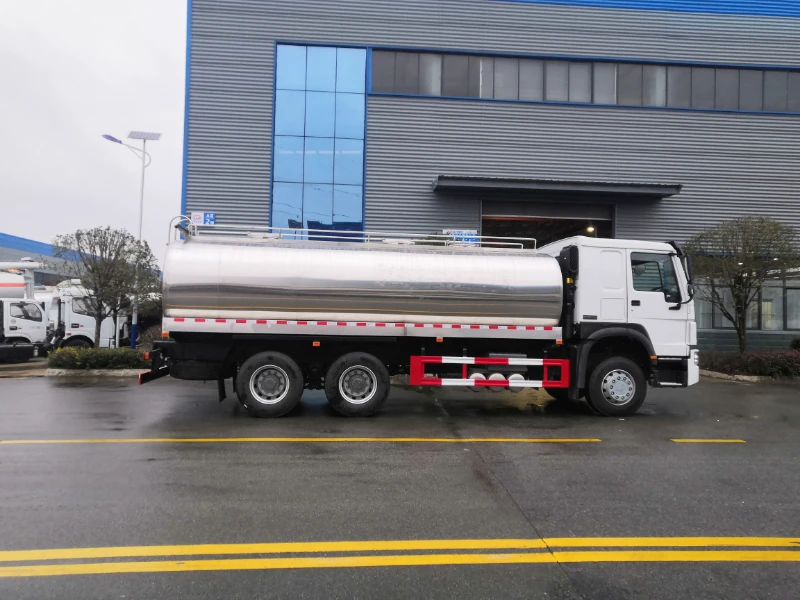 Sinotruk HOWO 6X4 Diesel Euro 4 Manual Heavy-Duty 20 Cubic Meters Water Sprinkler Tanker Truck New Core Components Engine
