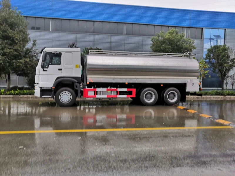 Sinotruk HOWO 6X4 Diesel Euro 4 Manual Heavy-Duty 20 Cubic Meters Water Sprinkler Tanker Truck New Core Components Engine