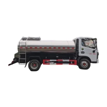 New 30 Ton Diesel Fresh Milk Tanker Truck Transporter with Manual Transmission140
