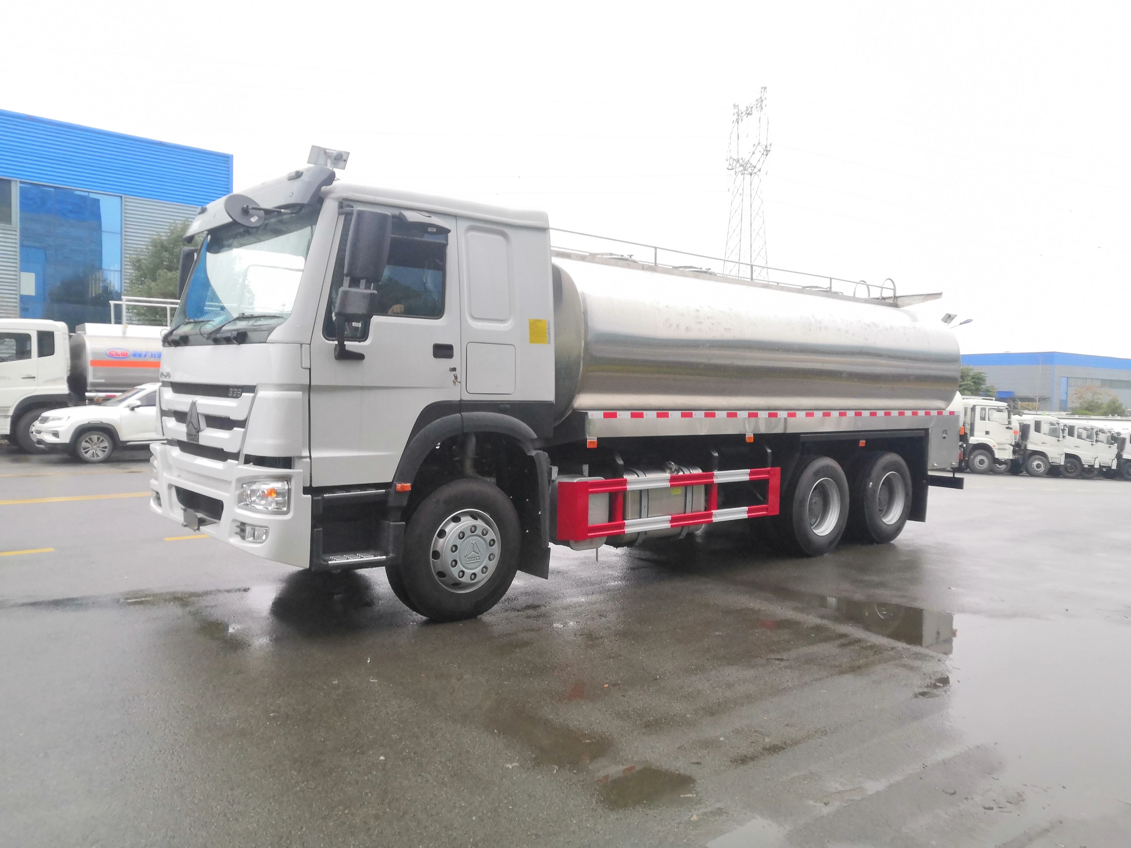Sinotruk HOWO 6X4 Diesel Euro 4 Manual Heavy-Duty 20 Cubic Meters Water Sprinkler Tanker Truck New Core Components Engine