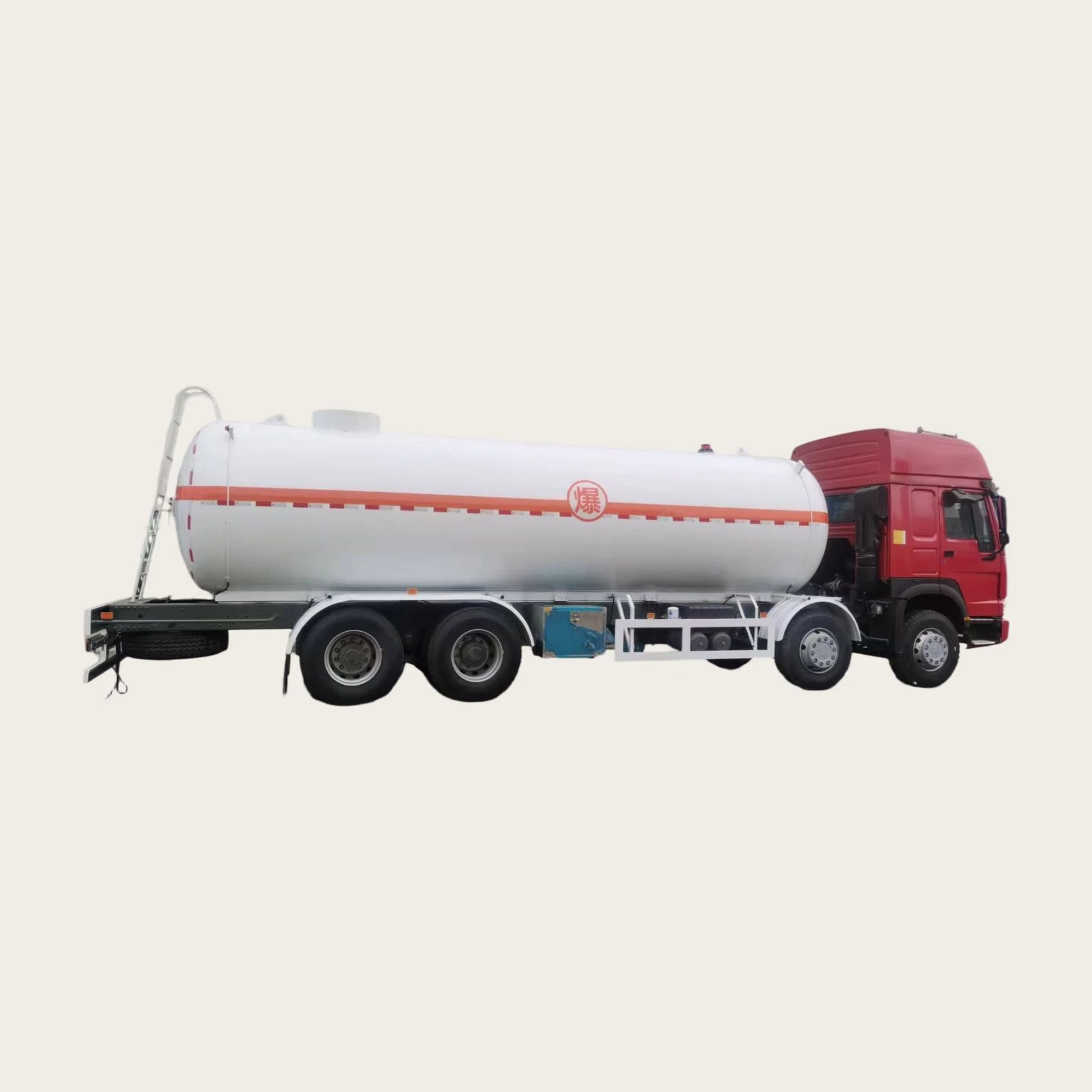 Direct Sales From Chinese Factory - Haowo New Euro-standard 8x4 diesel Tanker with a Capacity of 37.5 Cubic Meters