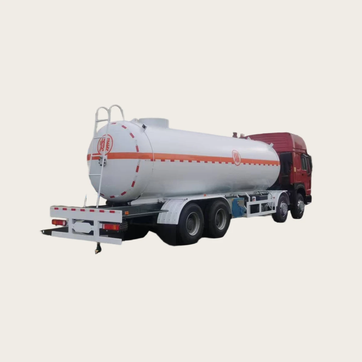Direct Sales From Chinese Factory - Haowo New Euro-standard 8x4 diesel Tanker with a Capacity of 37.5 Cubic Meters
